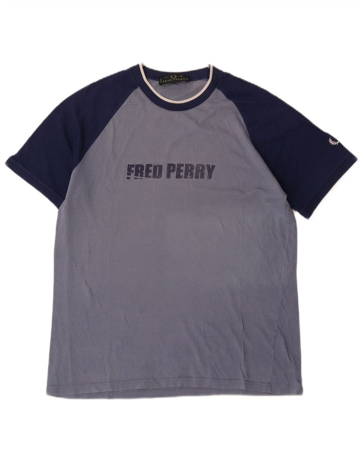 FRED PERRY Herren-T-Shirt mit Grafik, Mittelblau, Farbblock