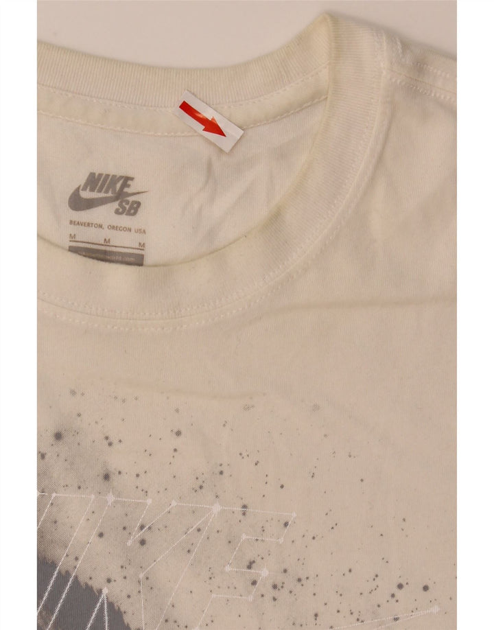 Nike Herren Dri Fit Graphic T-Shirt Top aus mittelweißer Baumwolle