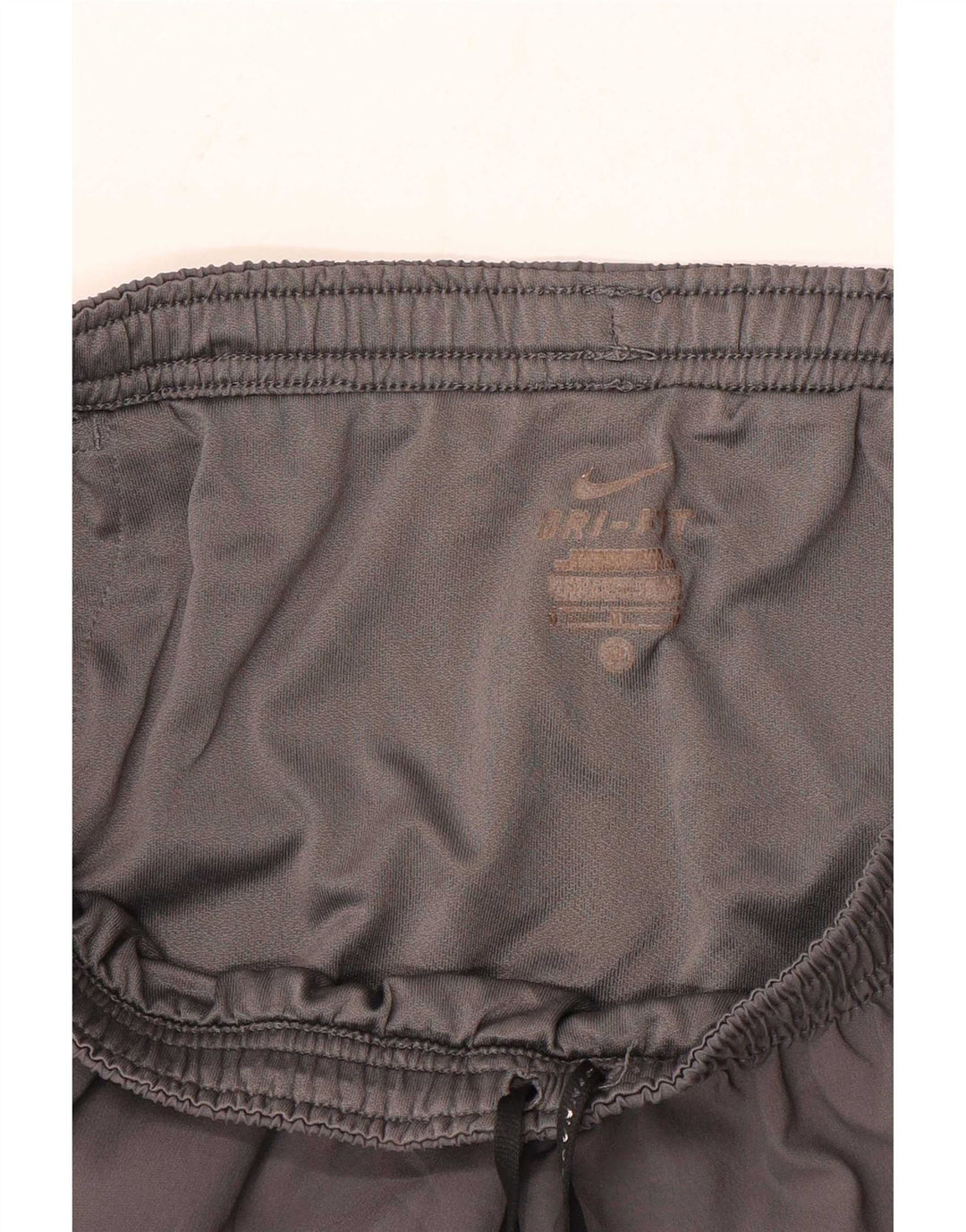 Nike Herren Dri Fit Sportshorts in mittelgrauem Farbblockdesign