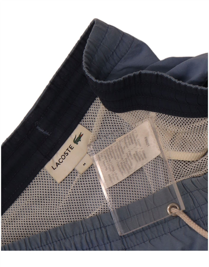 Lacoste Herren-Badeshorts aus mittelblauer Baumwolle