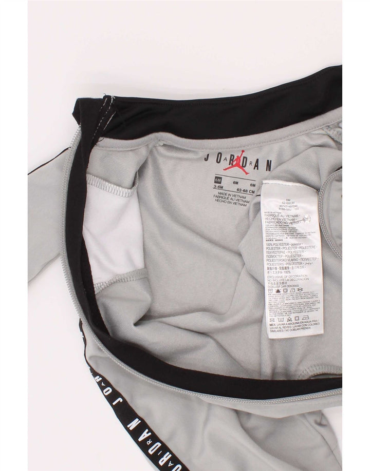 Jordan Baby-Jungen-Overall mit Grafik, 3–6 Monate, graues Farbblock-Polyester