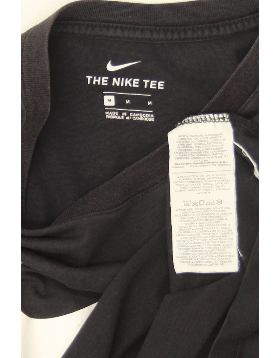 Nike Herren-T-Shirt mit Swoosh-Grafik, mittelschwarze Baumwolle