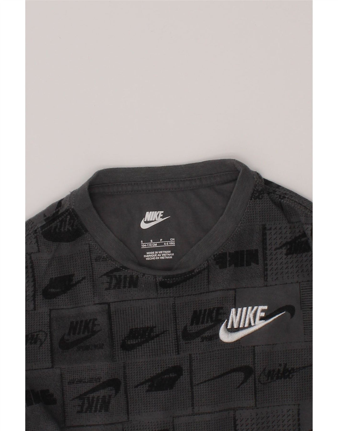 Nike Jungen T-Shirt mit Grafik, 4–5 Jahre, Größe S, Grau