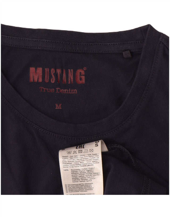 Mustang Herren-T-Shirt mit Grafik, mittlere marineblaue Baumwolle