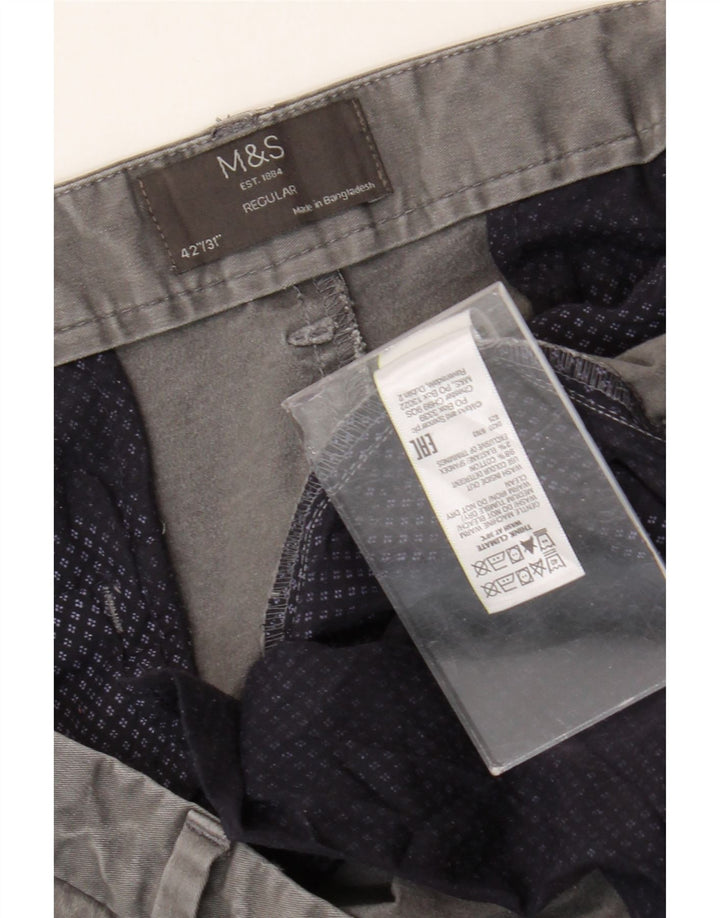 Marks & Spencer Herren-Chinohose mit normaler Passform, W42 L31, graue Baumwolle