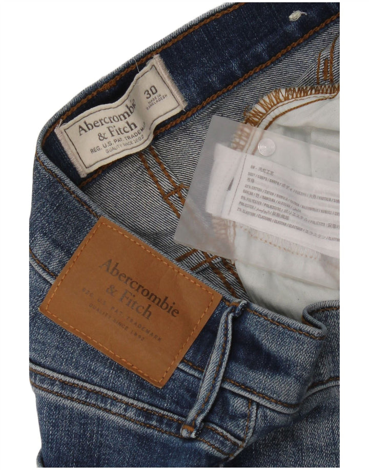 Abercrombie & Fitch Damen-Jeansshorts im Distressed-Look, W30, mittelblaue Baumwolle