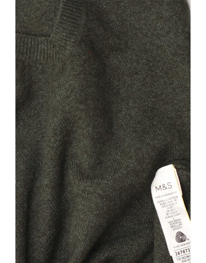 Marks & Spencer Herren-Pullover mit V-Ausschnitt aus mittelgrüner Wolle