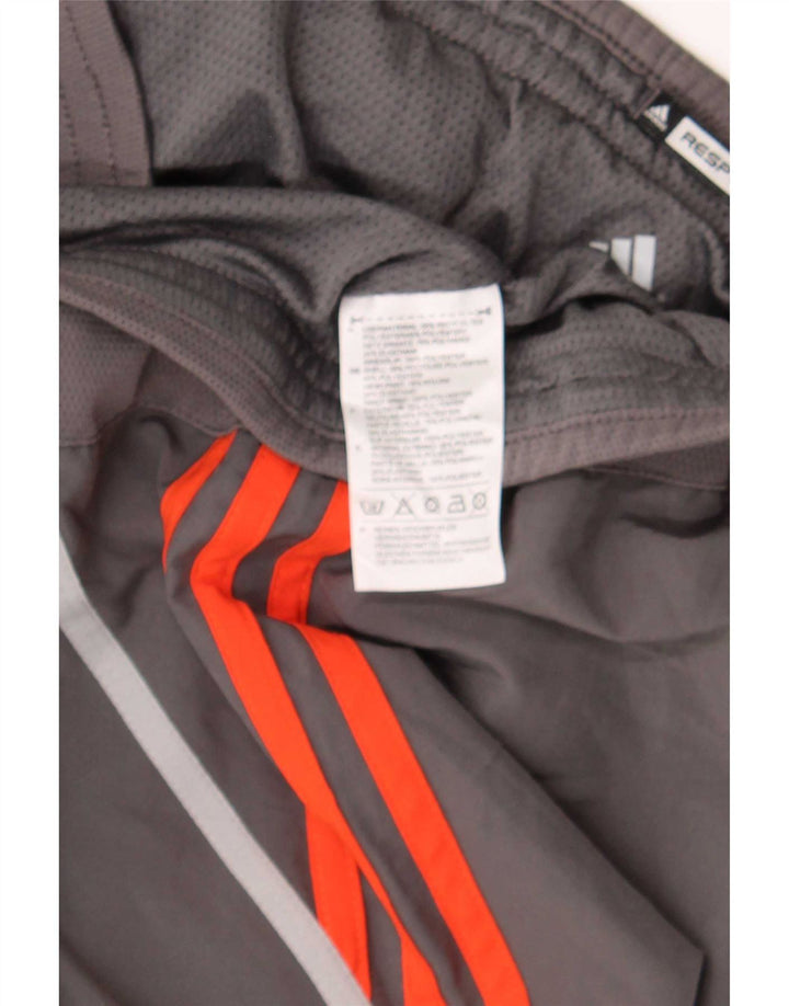 Adidas Herren-Badeshorts aus mittelgrauem Colourblock-Polyester