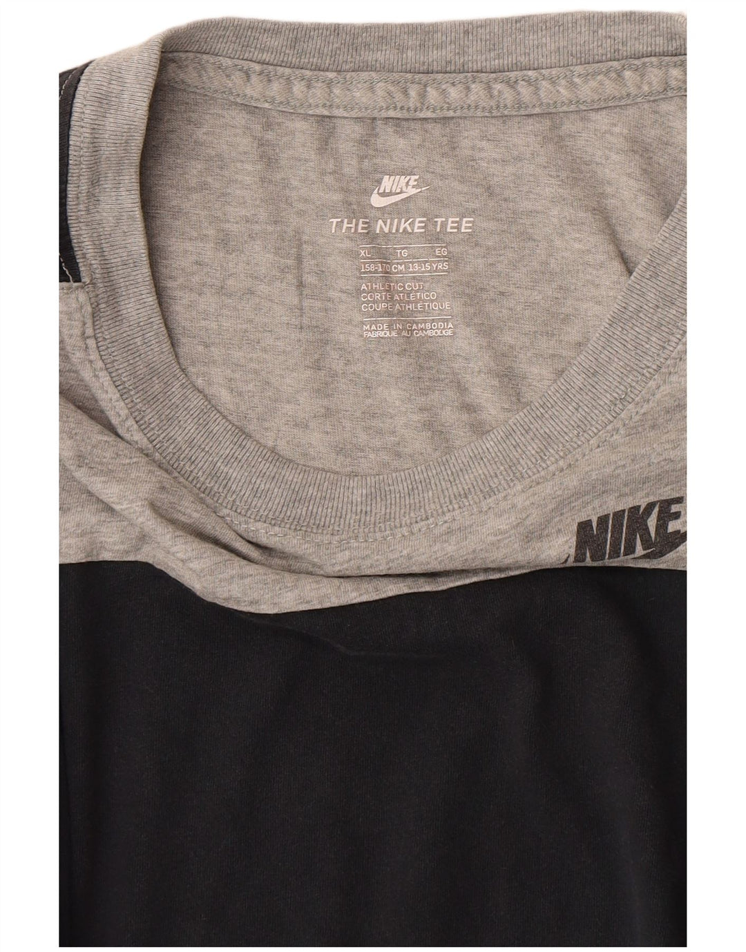 Nike T-Shirt für Jungen, 13–14 Jahre, XL, graue Tarnung