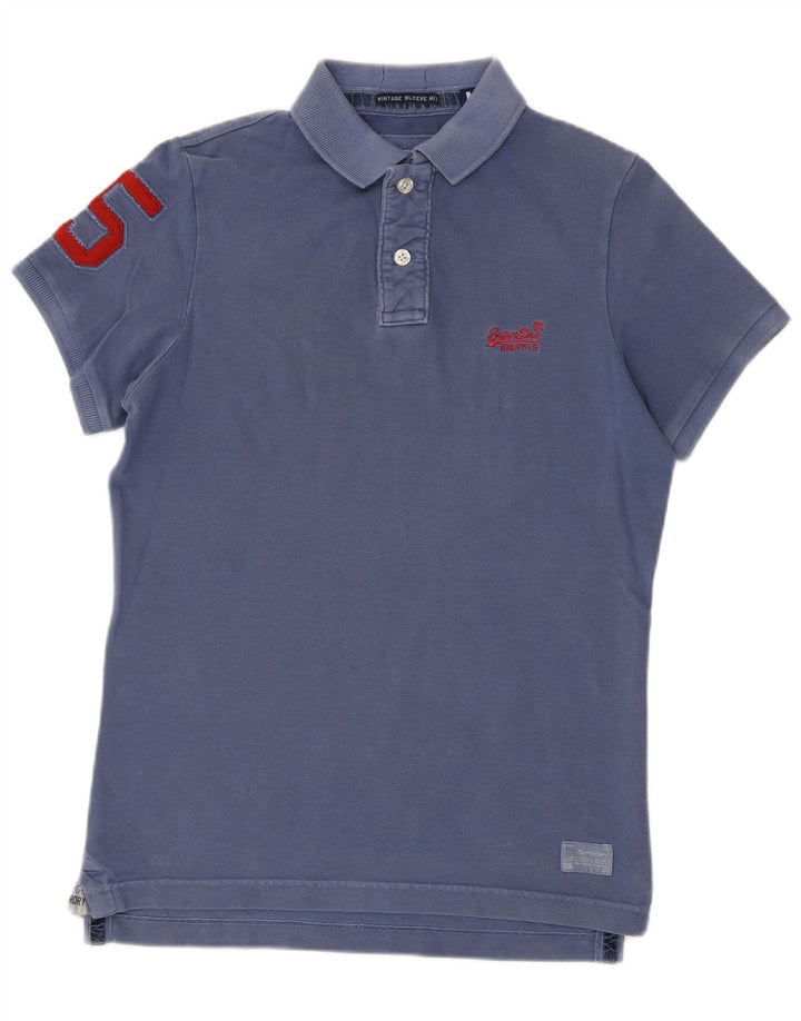 Superdry Herren-Poloshirt aus mittelblauer Baumwolle mit Grafik