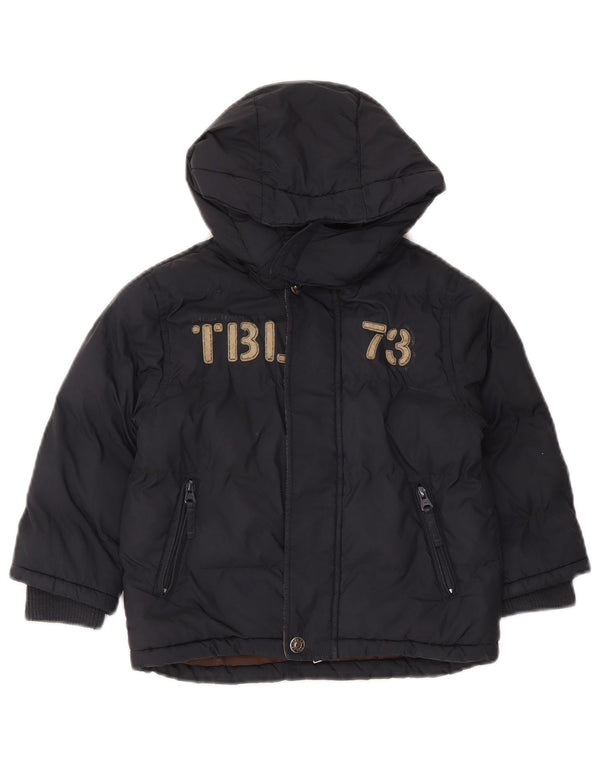 Timberland Jungen gepolsterte Jacke mit grafischer Kapuze, 3–4 Jahre, marineblaues Polyester