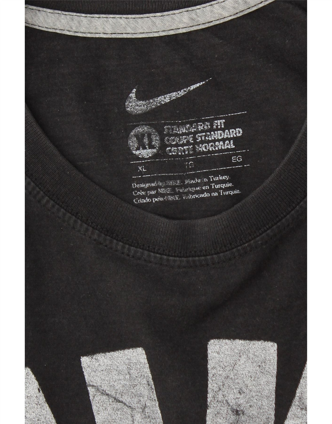 NIKE Mens Standard Fit Graphic T-Shirt Top XL Black Vintage Nike and Second-Hand Nike from Messina Hembry 