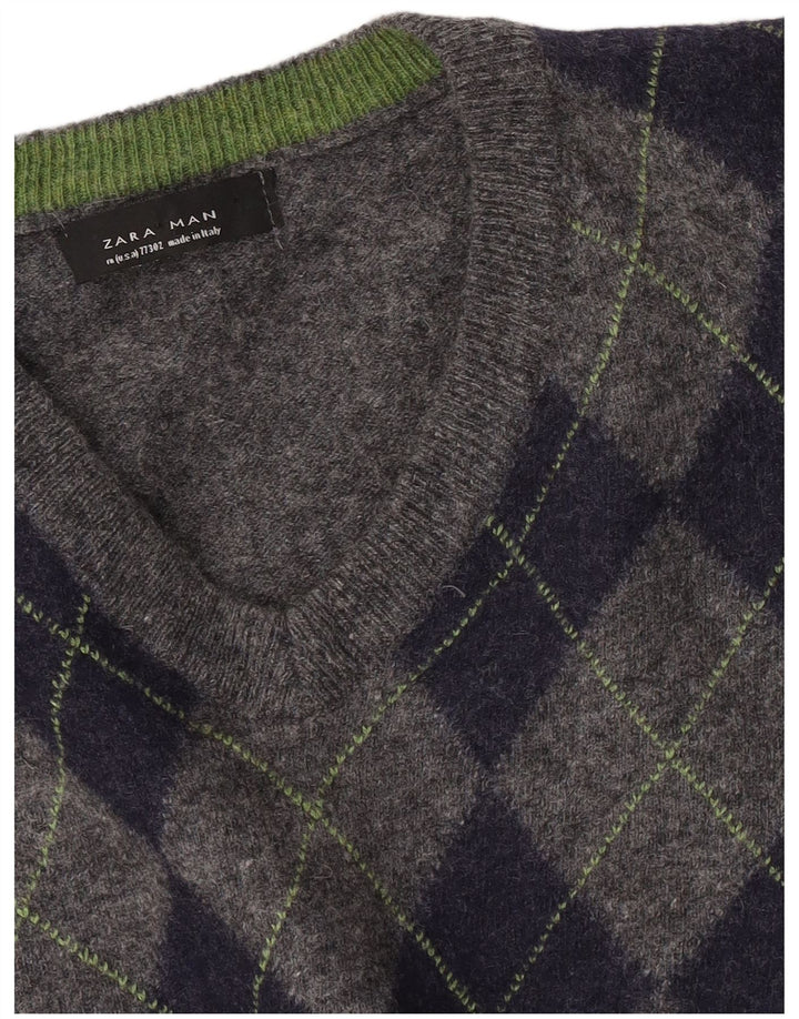 Zara Herren-Pullover mit V-Ausschnitt, mittelgrau, Argyle/Diamant