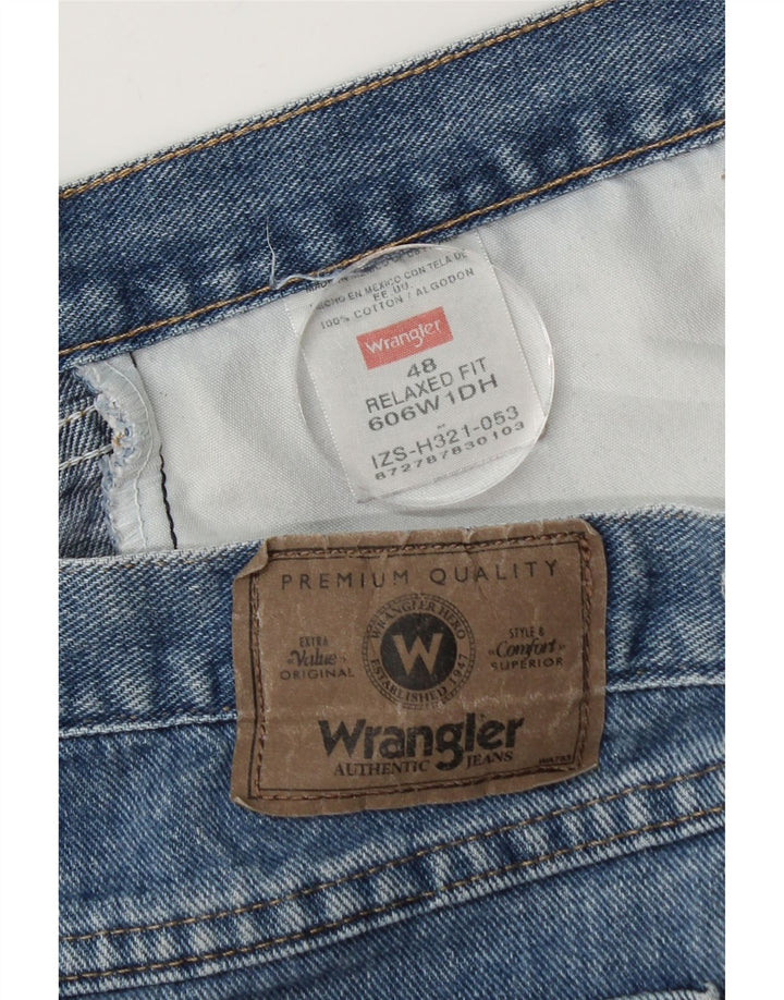 WRANGLER Herren-Jeansshorts mit entspannter Passform, W48, 4XL, blaue Baumwolle