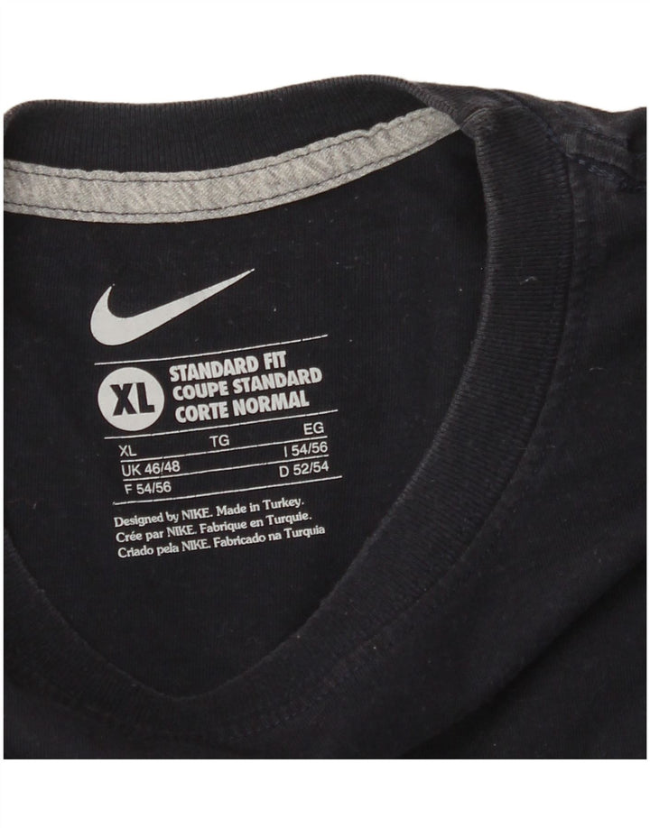 NIKE Herren-T-Shirt mit Standard-Passform und Grafik, UK 46/48 XL, Marineblau