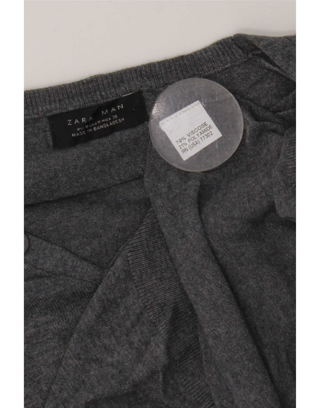 Kurzärmliger Herren-Pullover mit V-Ausschnitt von Zara, mittelgraue Viskose