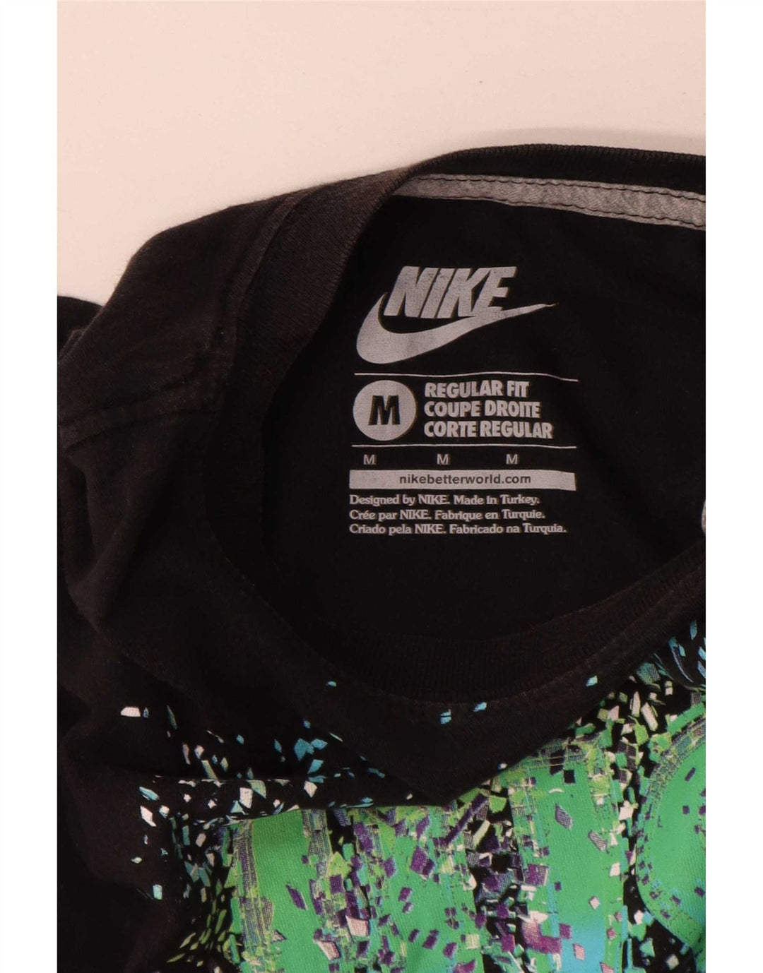 Nike Herren-T-Shirt mit normaler Passform und Grafik, mittelgroß, Schwarz