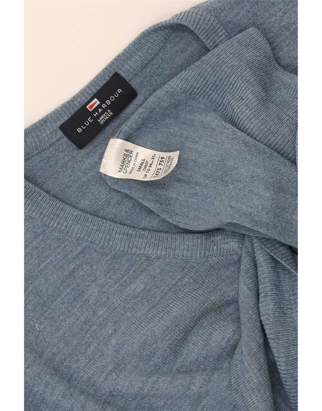 Marks & Spencer Herren-Pullover „Harbor“ in Blau mit V-Ausschnitt und kleinen Flecken