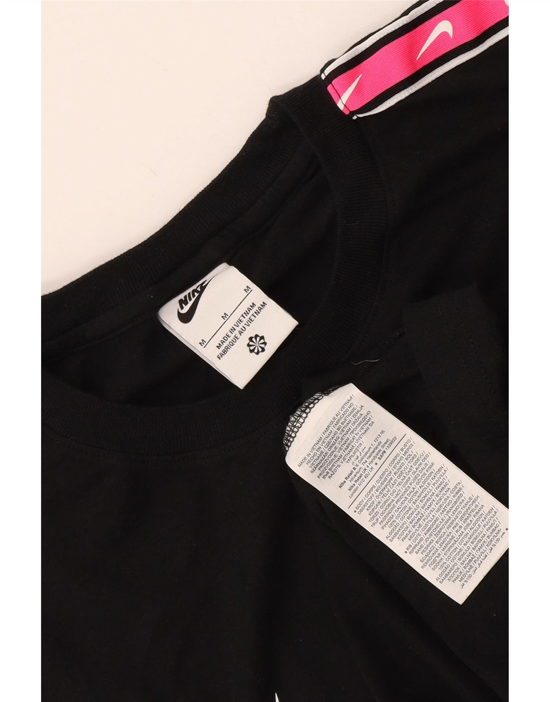 Nike Herren-T-Shirt mit Grafik, Medium, Schwarz, Colourblock-Baumwolle