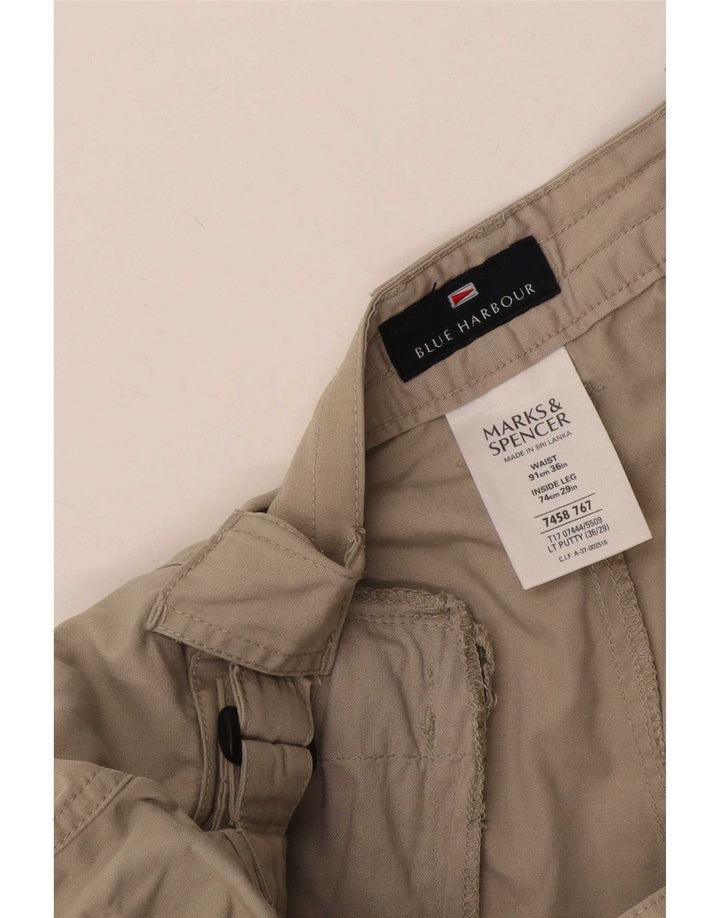 Marks & Spencer Herren Blue Harbour Tapered Cargohose W36 L29 Beige