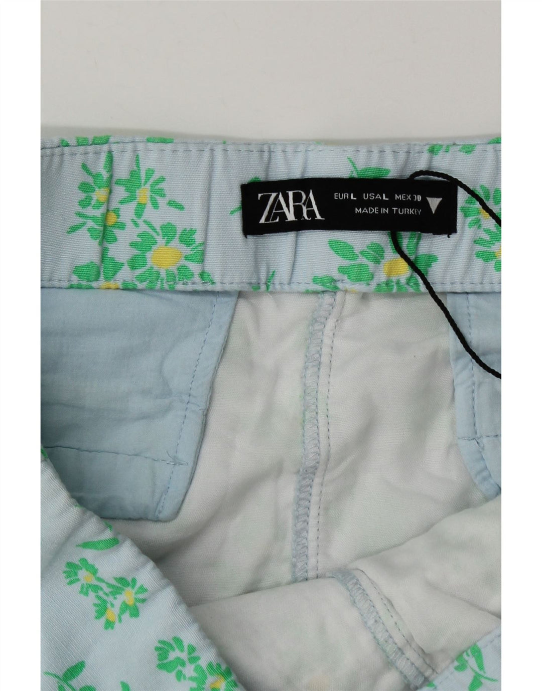 Zara Damen Hotpants Large W30 Viskose mit blauem Blumenmuster