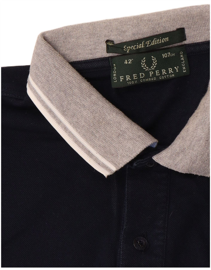 Fred Perry Herren-Poloshirt aus mittelblauer, marineblauer Colourblock-Baumwolle