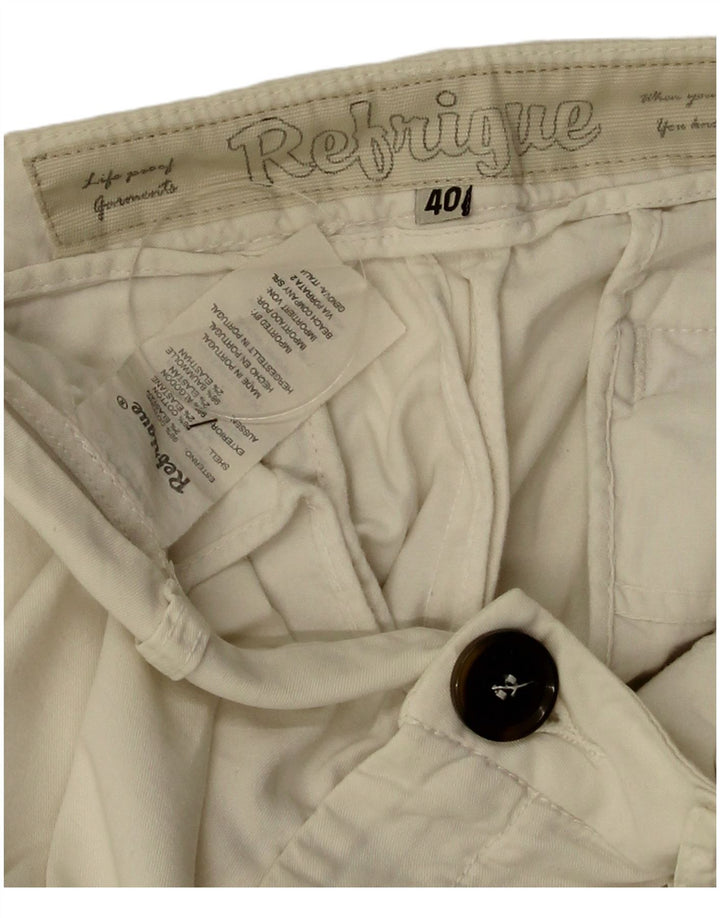 Refrigue Damen Chinoshorts EU 40 Medium W30 Beige Baumwolle