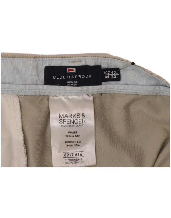 Marks & Spencer Damen Blue Harbor Straight Chino-Hose W42 L33 Grau