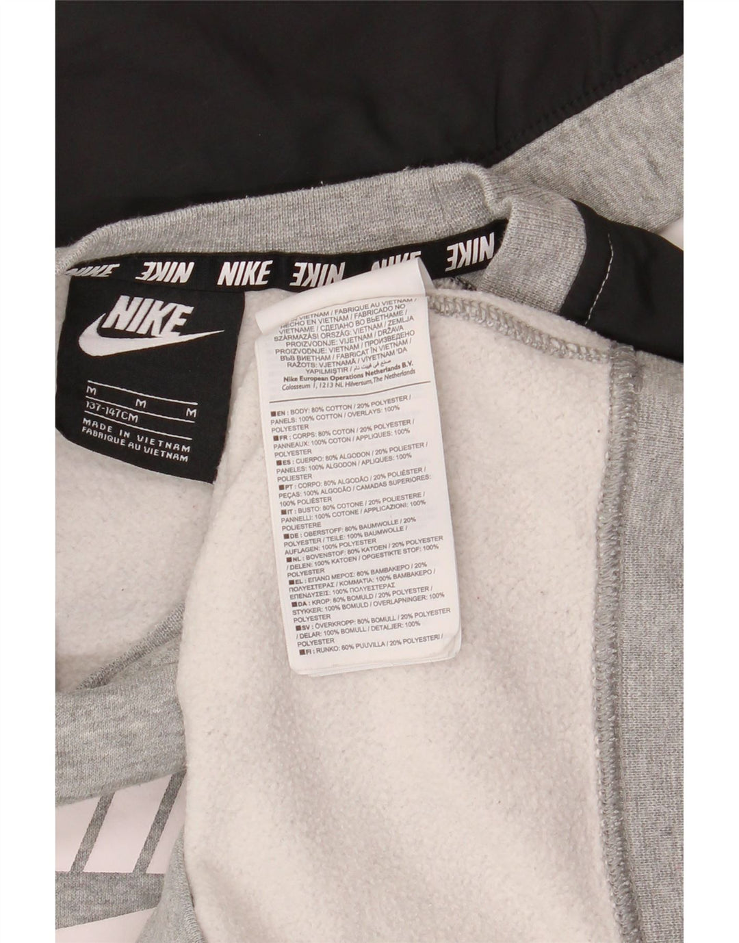 NIKE Grafik-Sweatshirt für Jungen, 10–11 Jahre, Mittelgrau, Farbblock