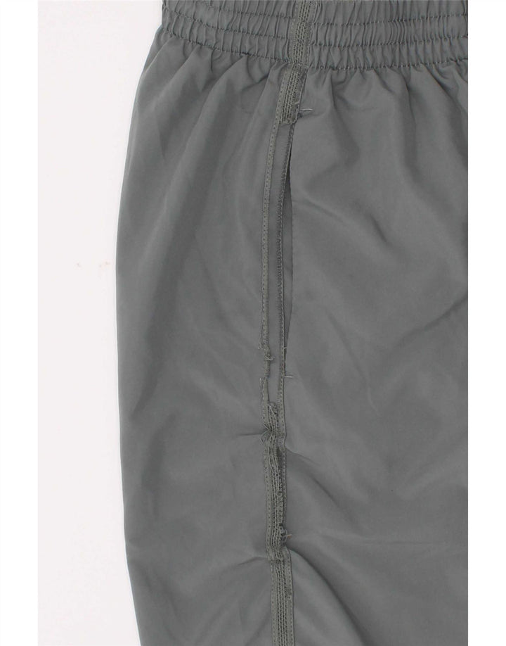 Nike Dri Fit Sportshorts für Jungen, 12–13 Jahre, Größe L, Grau