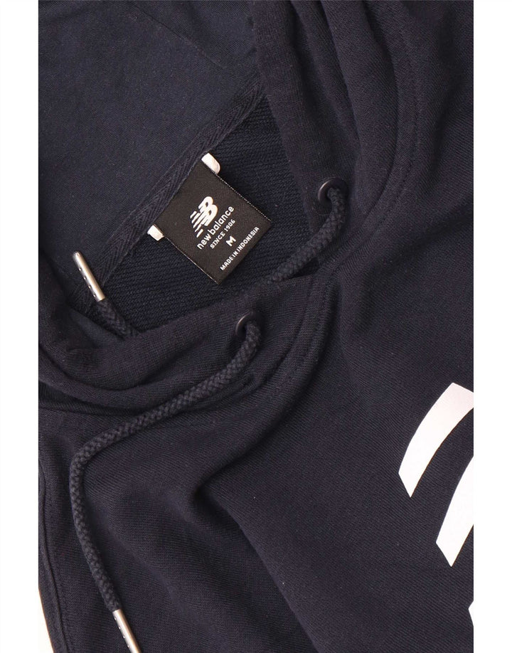 New Balance Herren-Kapuzenpullover mit Grafik, mittelmarineblau