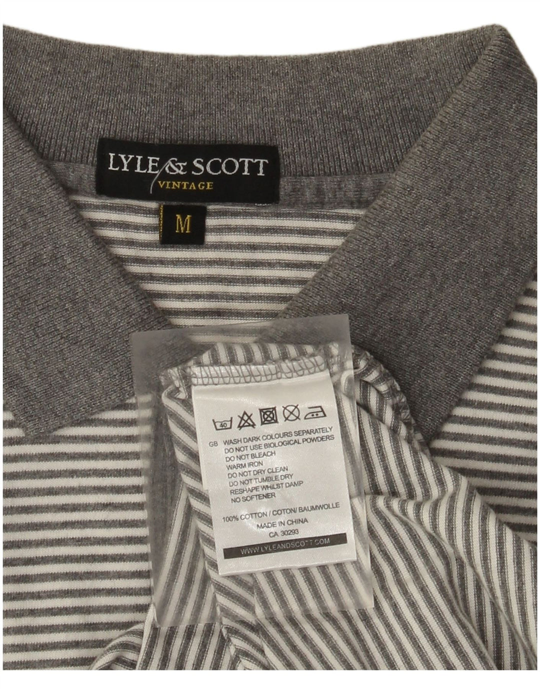 Lyle & Scott Herren-Poloshirt aus mittelgrauer, gestreifter Baumwolle