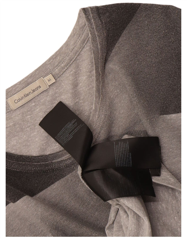 Calvin Klein Jeans Damen Grafik-T-Shirt-Oberteil Mittelgrau Geometrisch