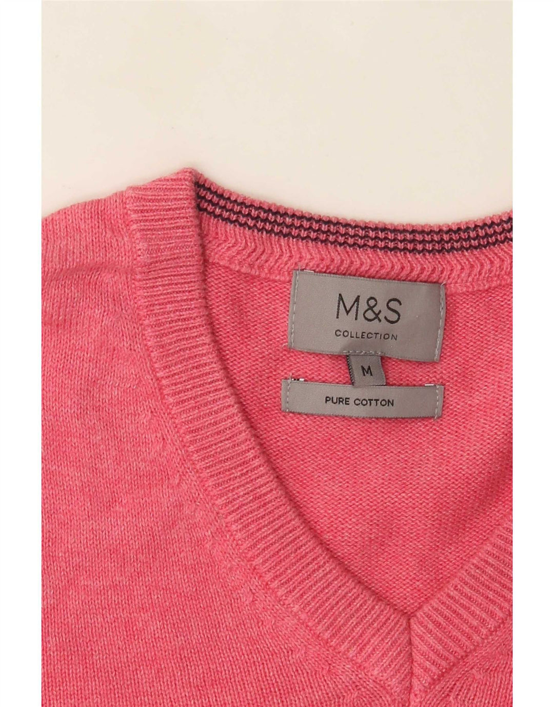 Marks & Spencer Herren-Pullover mit V-Ausschnitt aus mittelrosa Baumwolle