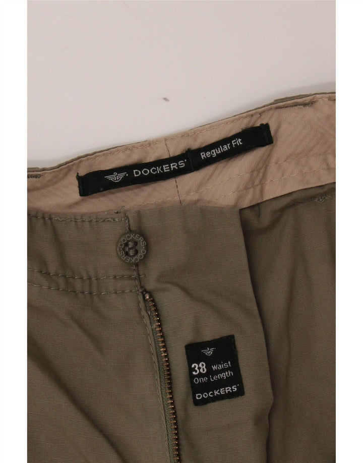 DOCKERS Herren-Cargoshorts mit normaler Passform, W38, XL, Khaki