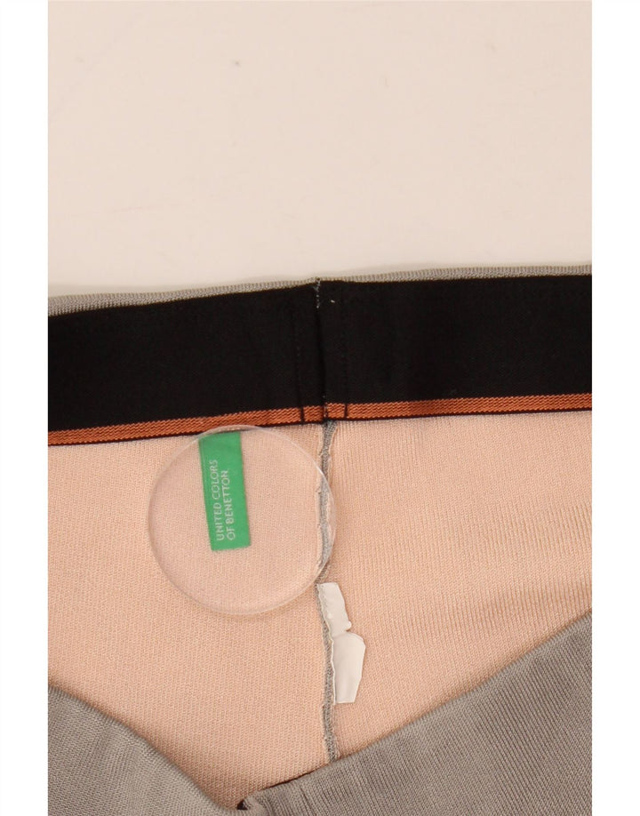 Benetton Damen-Freizeitshorts W30 Mittelgrauer Farbblock