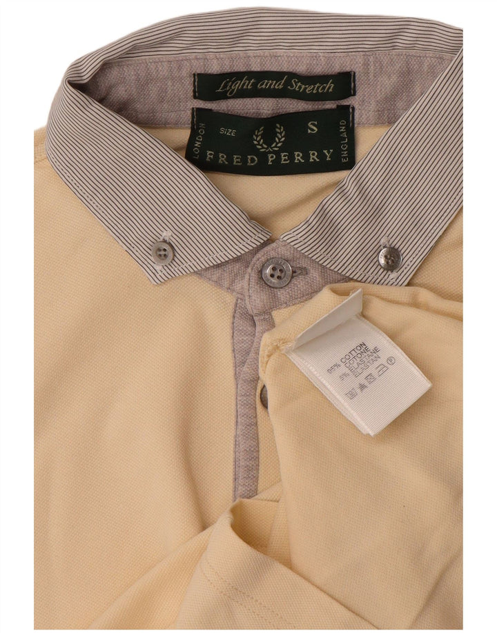 Fred Perry Herren-Poloshirt, Größe S, cremefarbene Baumwolle