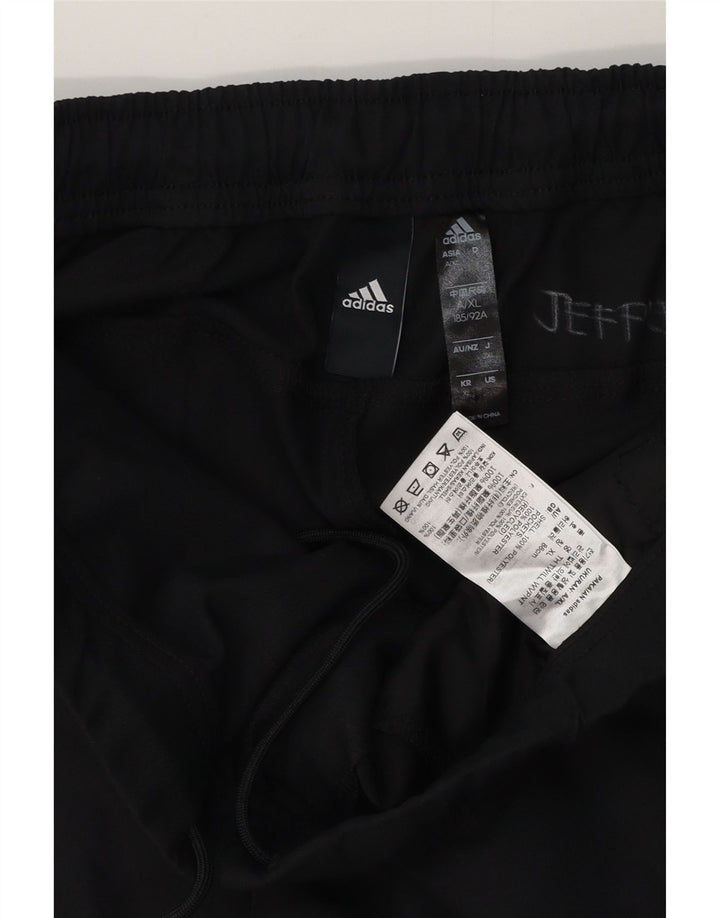 Adidas Herren Three Stripes Graphic Crop Trainingsanzug Hose Jogger XL Schwarz