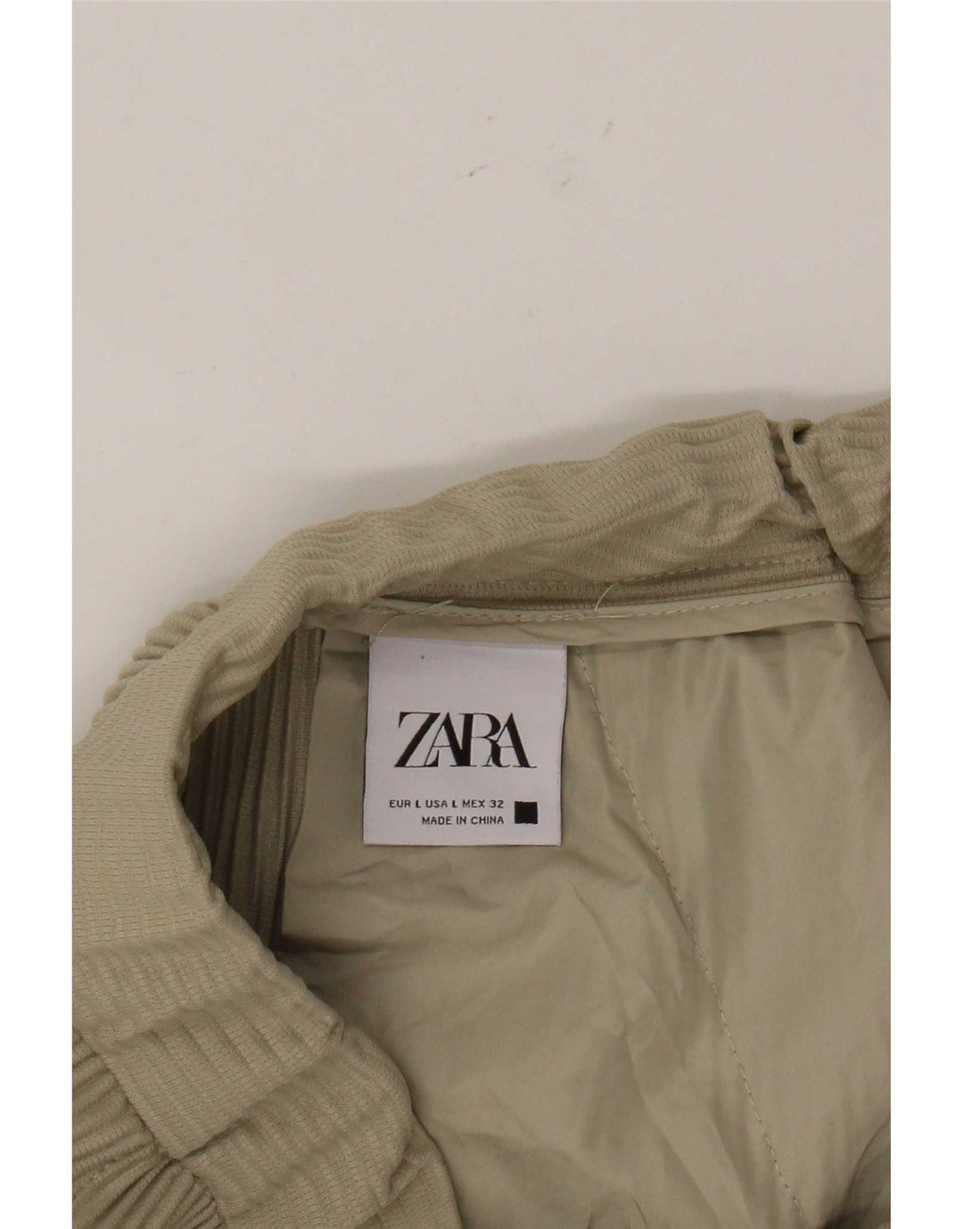 Zara Damen Cord-Shorts, Größe L, W32, Beige