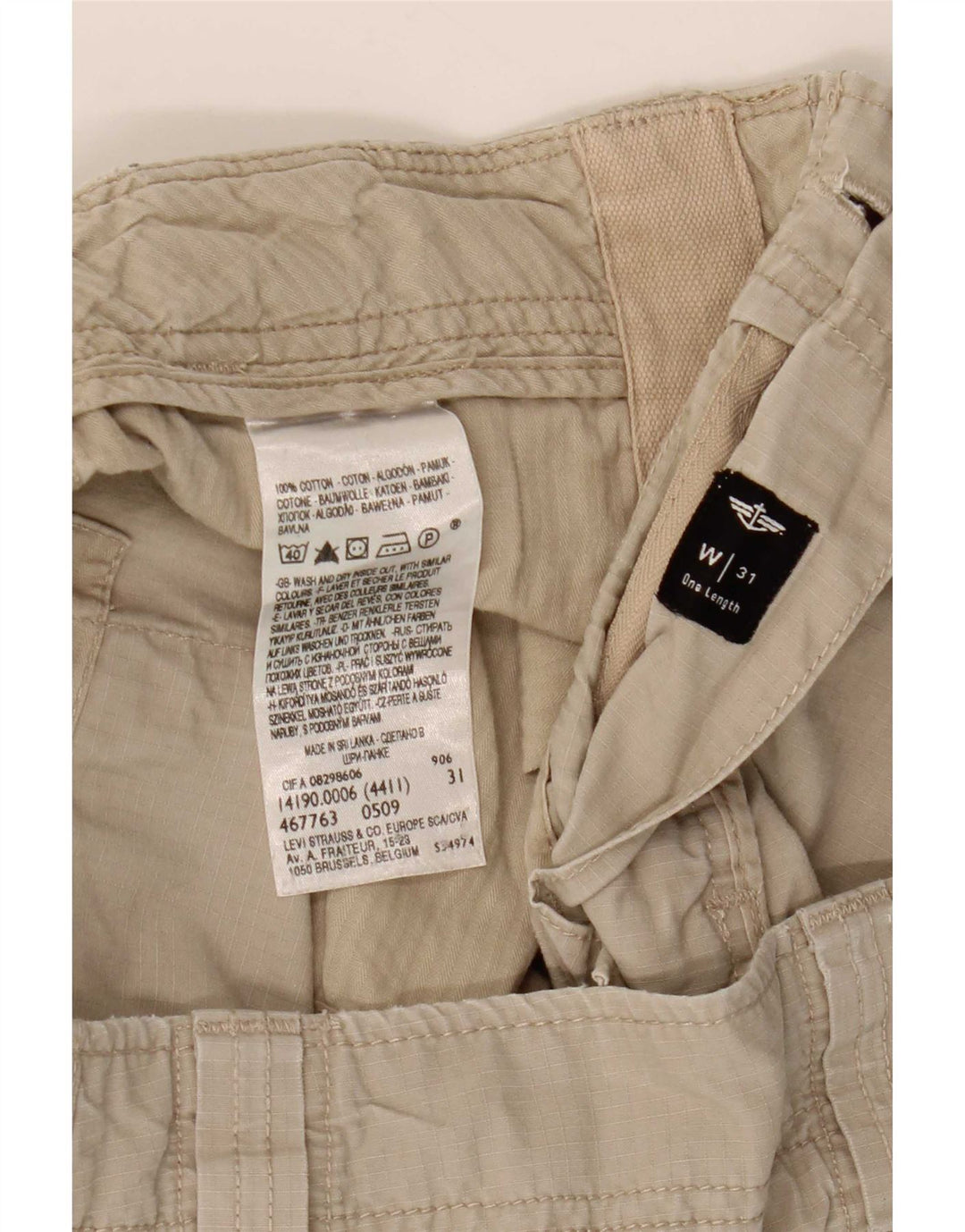 Dockers Herren-Cargoshorts mit bequemer Passform, W31, mittelbeige Baumwolle