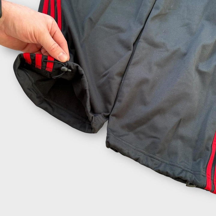 Baggy Adidas Jogginghose - klein (elastisch mit Kordelzug)
