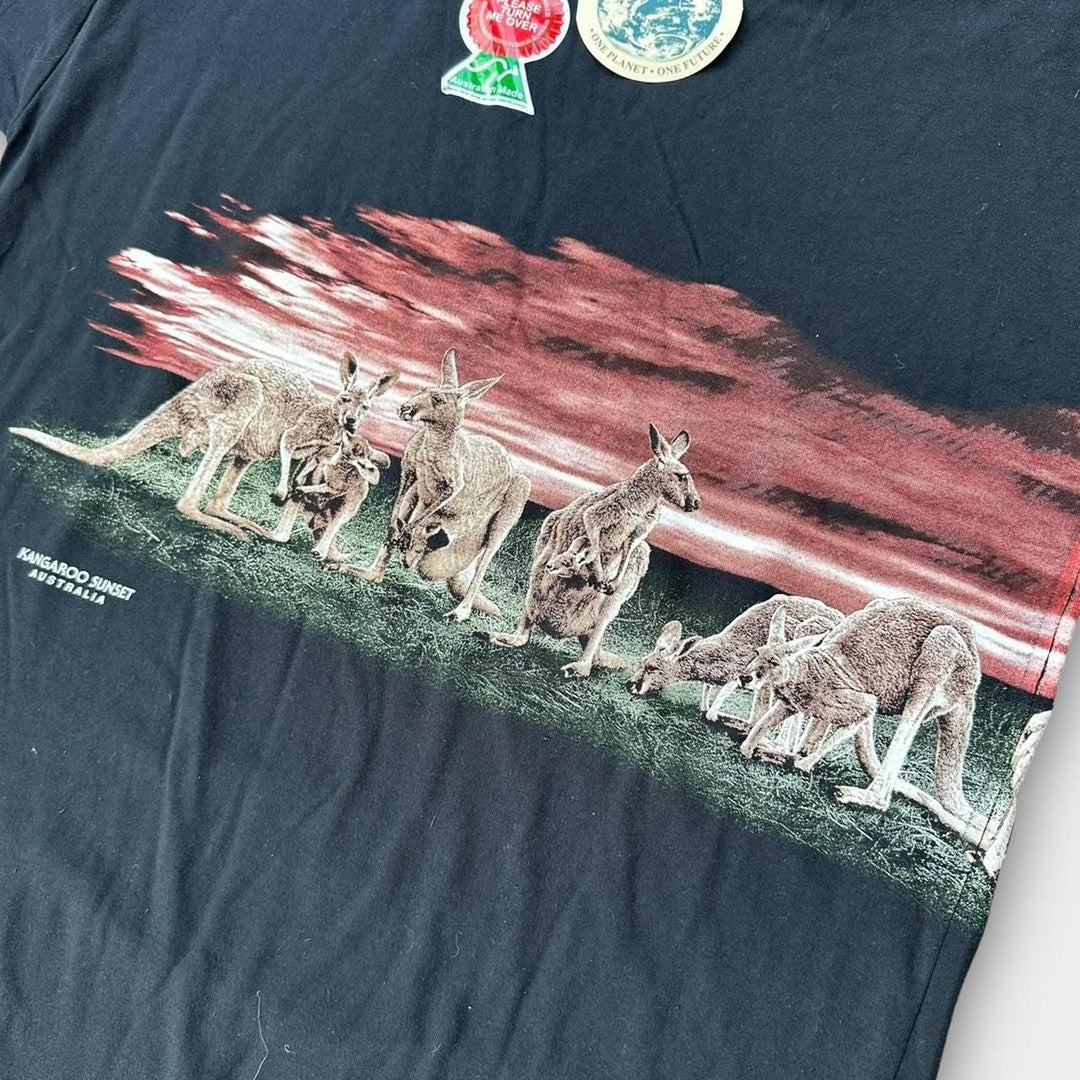 T-Shirt mit Planet-Erde-Känguru-Grafik – XL