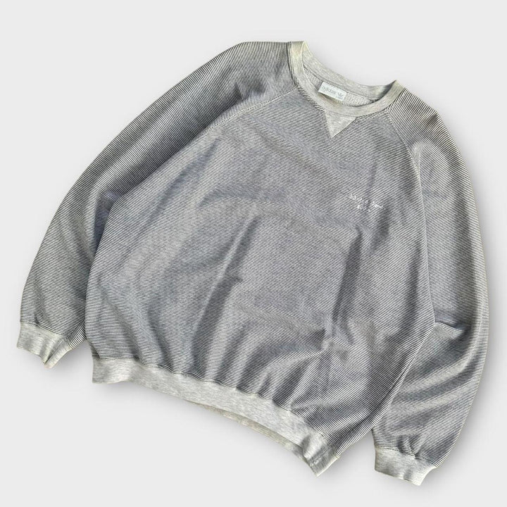 Gestreiftes Adidas-Sweatshirt – groß