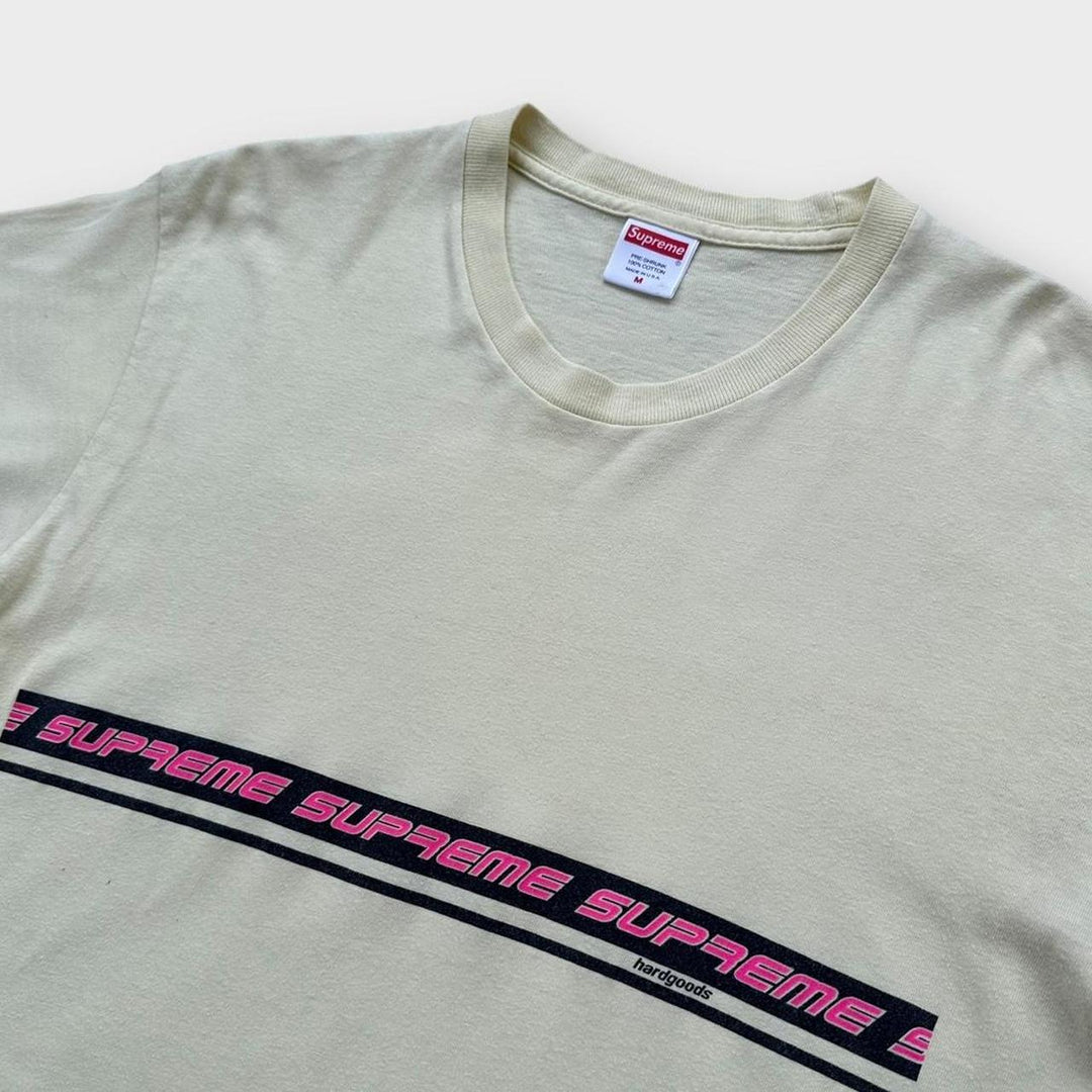 Supreme Hard Goods Spell Out T-Shirt – mittelgroß