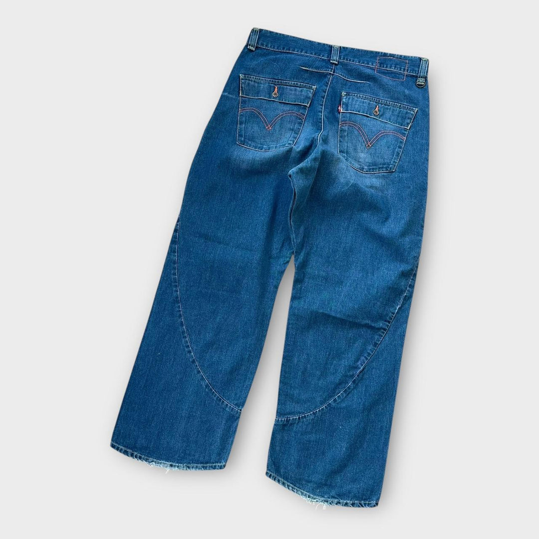 Baggy Levi's Twisted-Jeans – Taillenumfang 34
