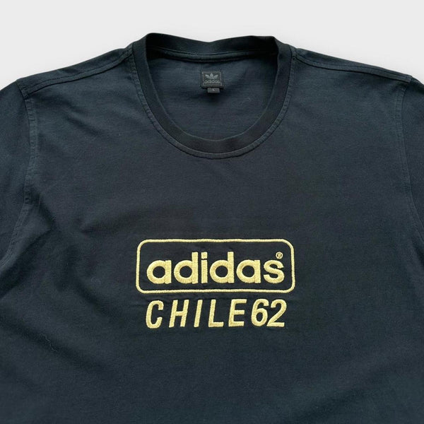 Adidas Chile 62 T-Shirt mit Schriftzug – groß