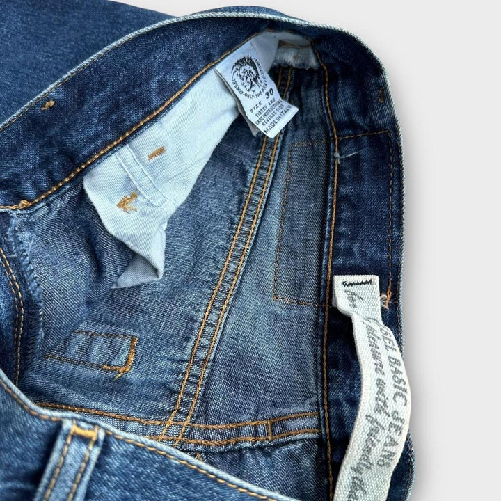 Diesel-Schlagjeans – Taillenumfang 30 Zoll