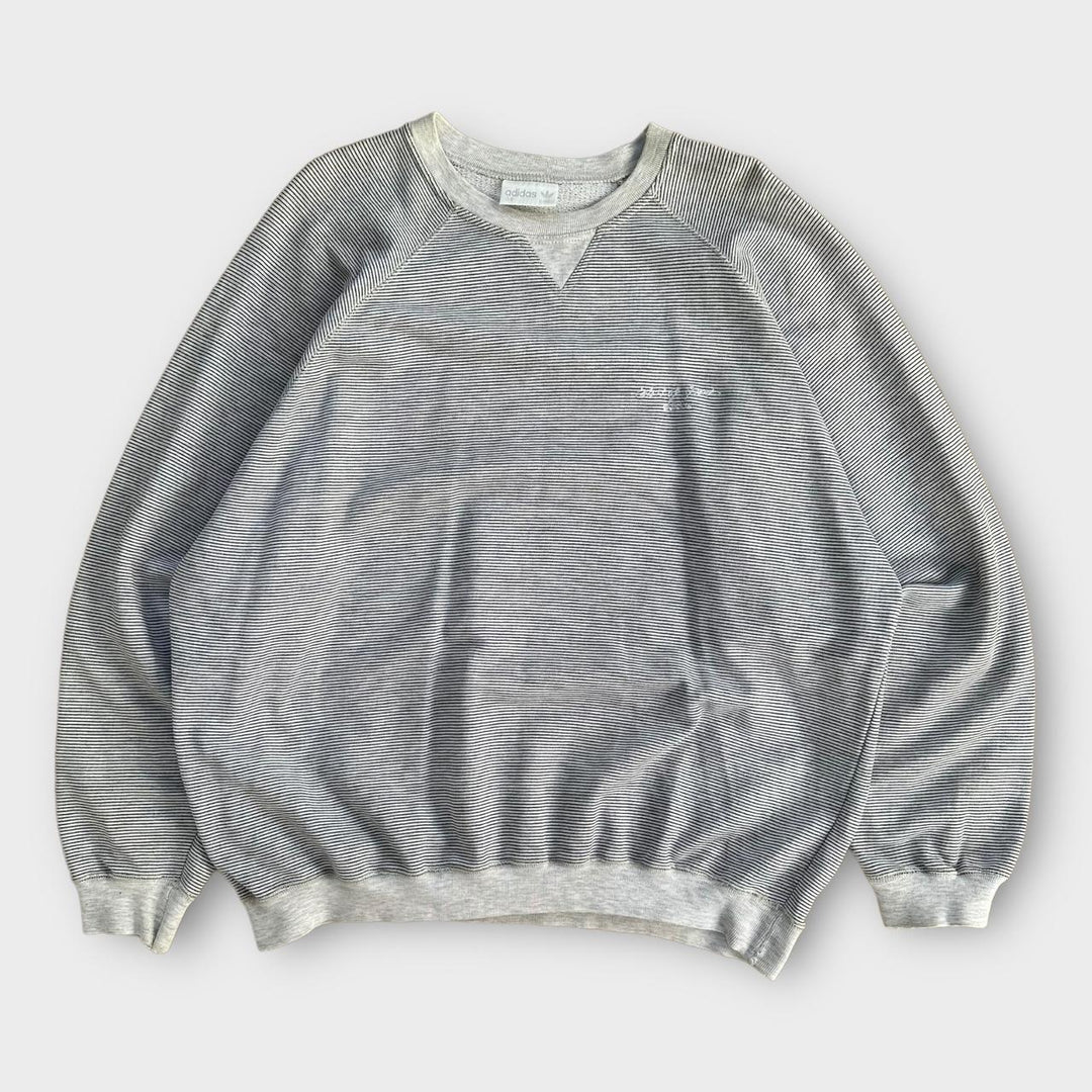 Gestreiftes Adidas-Sweatshirt – groß