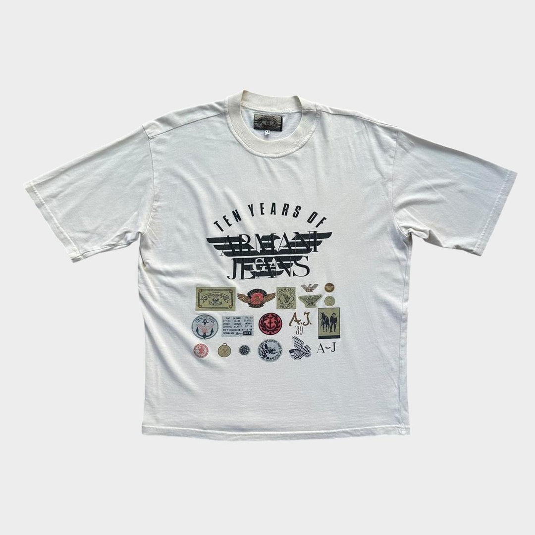 Vintage-Armani-Jeans-Grafik-T-Shirt – mittelgroß