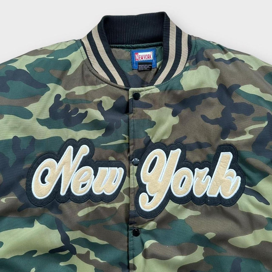Vintage New York Camouflage Bomberjacke – XL (passt wie ein XXL)